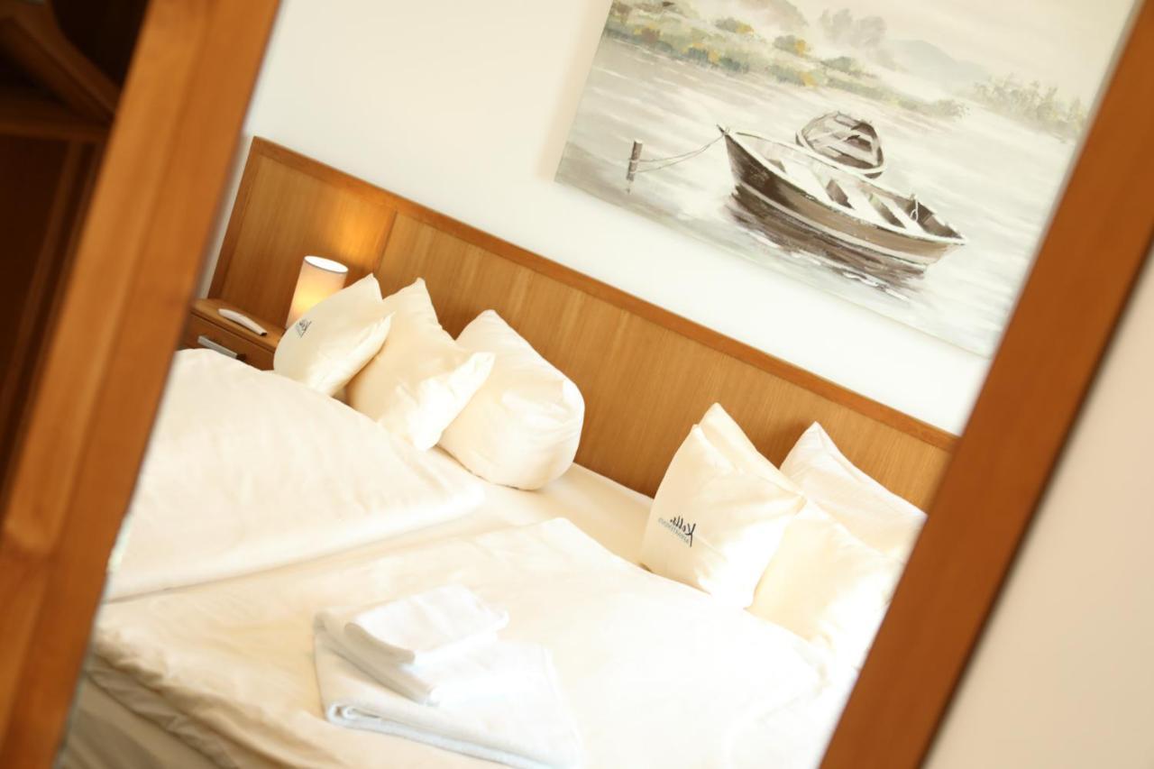 Kells Appartements Клинк Екстериор снимка