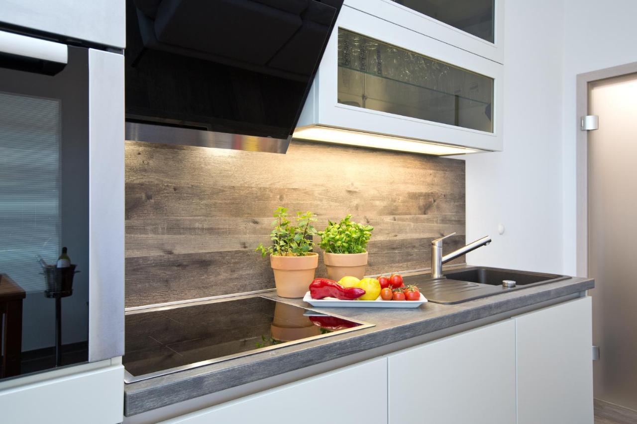 Kells Appartements Клинк Екстериор снимка