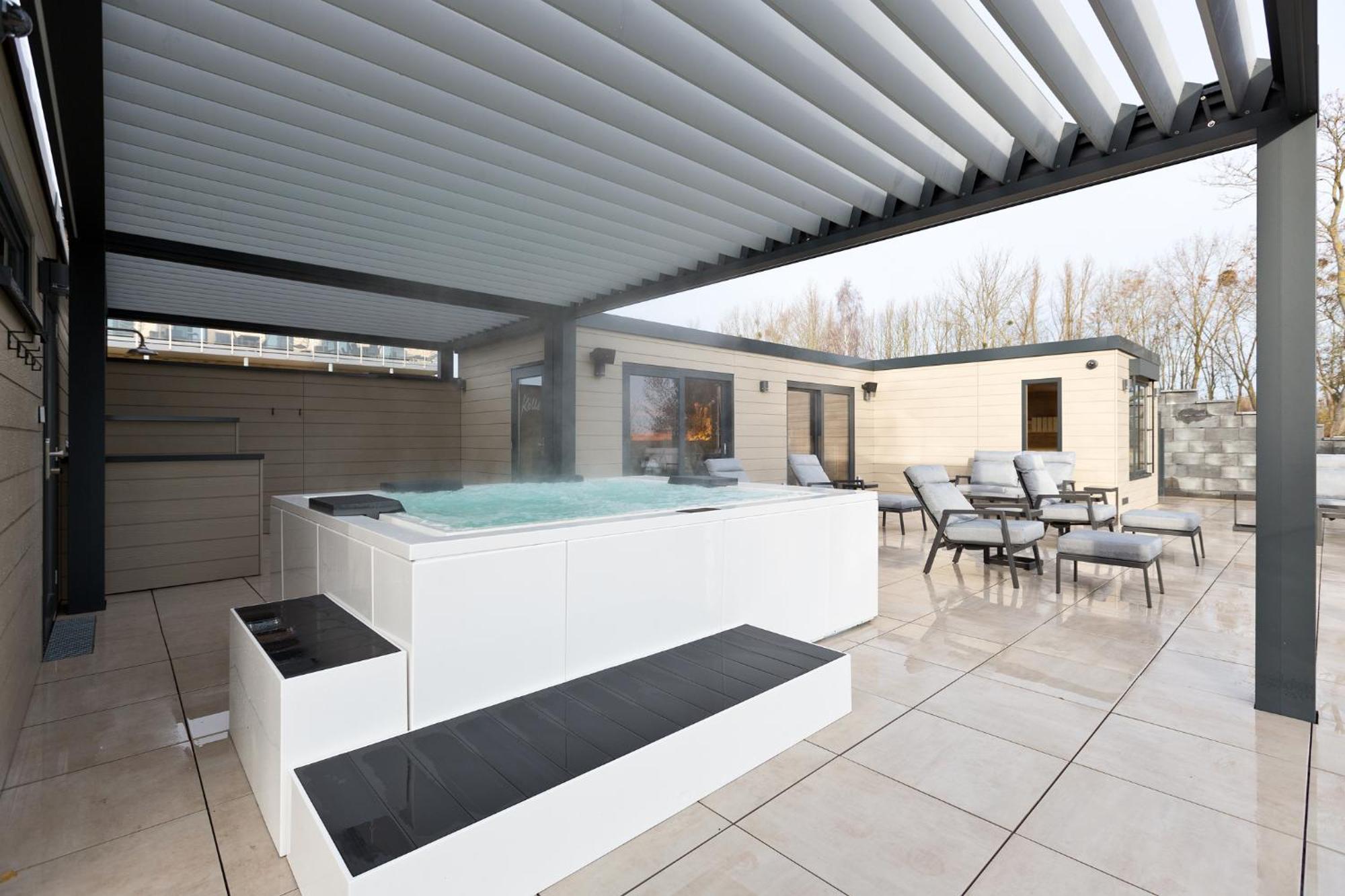 Kells Appartements Клинк Екстериор снимка